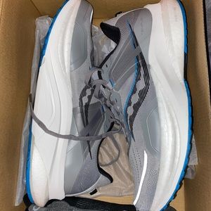 Saucony Tempus, Size 11.5, Brand New.